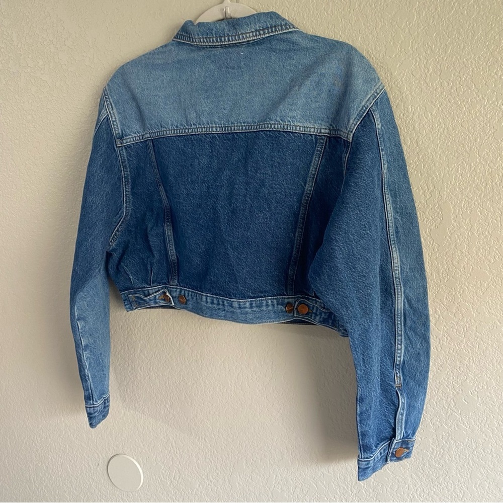 Wran­gler Women's Cowboy Crop Denim Jacket in Together Again - Picture 10 of 10